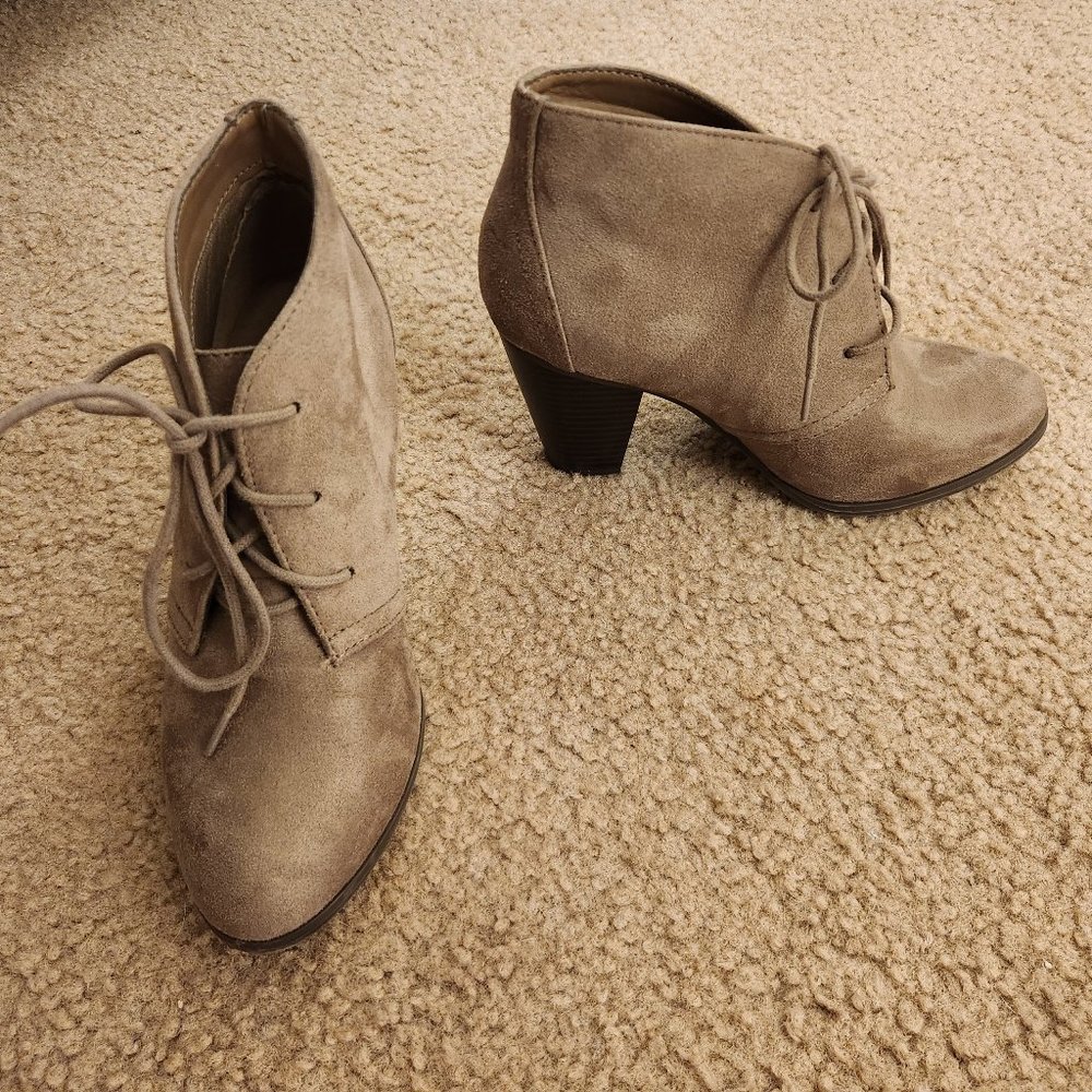 Grey Ynot Heels - Size 7.5